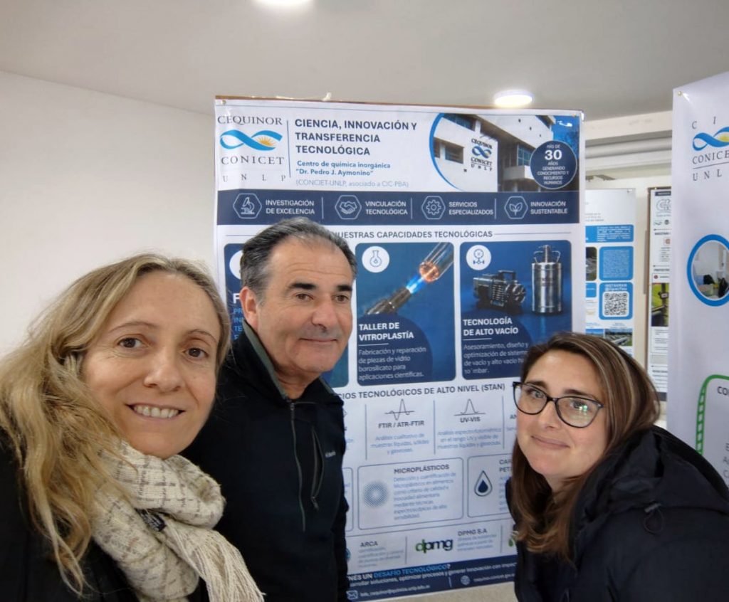 M. Eugenia Gómez, Fernando de la Cruz y Mariana Silva